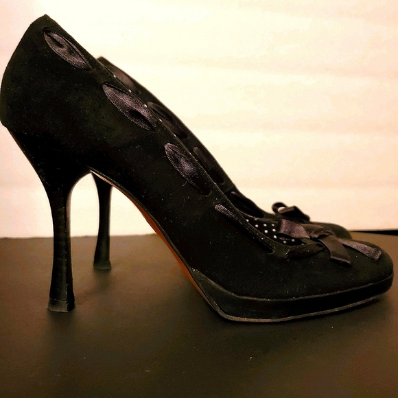 🖤EUC VNTG Adorable Black Suede Pumps w/ Ribbon Trim Size 8🖤 - Picture 8 of 16